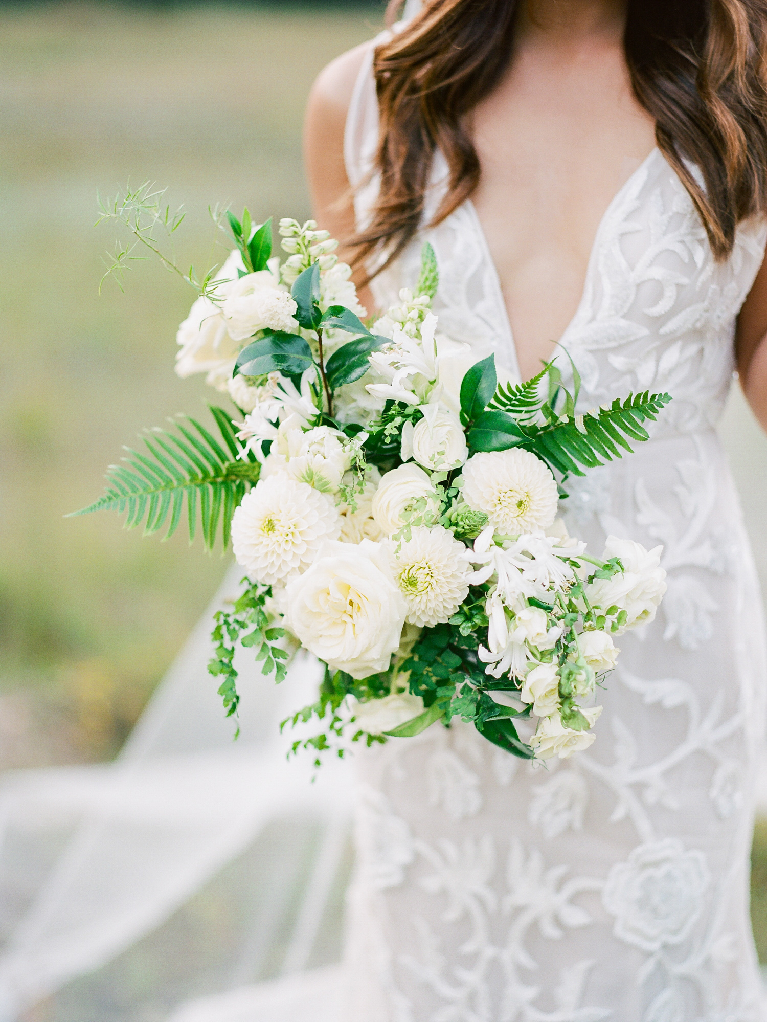 White, organic bouquet. Naeem Kahn gown. Aspen wedding by Rachel Havel